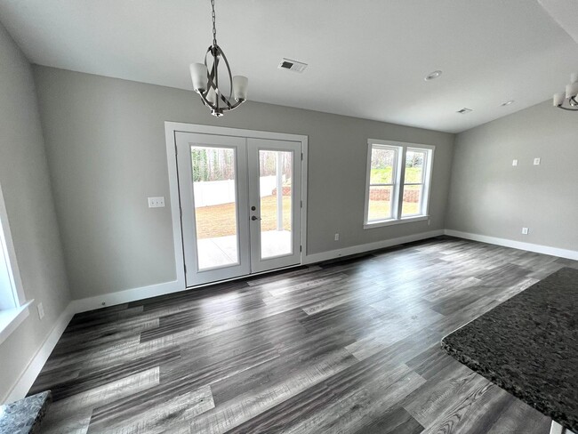 Building Photo - 30 Creekside Ln