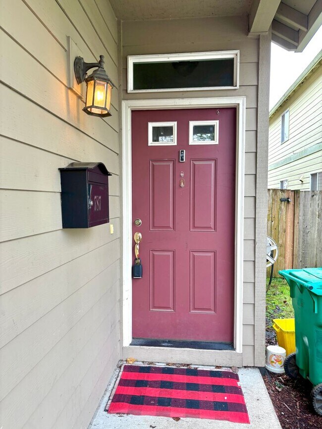 Foto del edificio - Montavilla 3 bed, 2 1/2 bath house