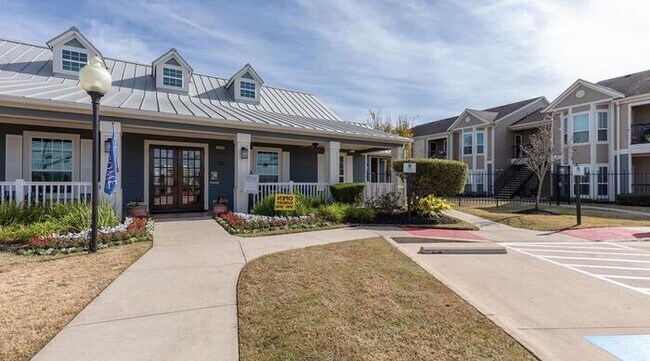 Building Photo - 10855 Eagle Dr