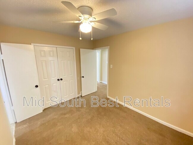 Foto del edificio - 1766 Carlyle Ave