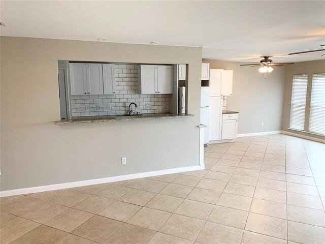 Building Photo - 500 Tiki Dr