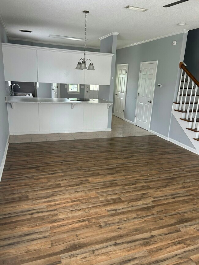Foto del edificio - 803 E Adams St