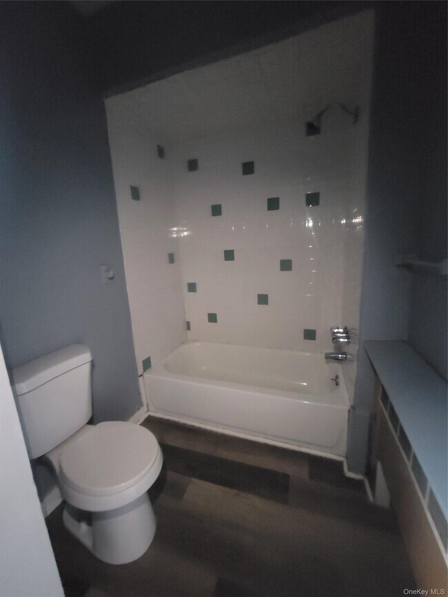 Foto del edificio - 90 Champlin Ave