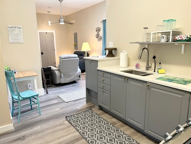 Building Photo - 10629 Quail Ridge Dr Apt