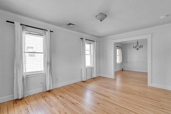 Foto del edificio - 44 Waldo Rd