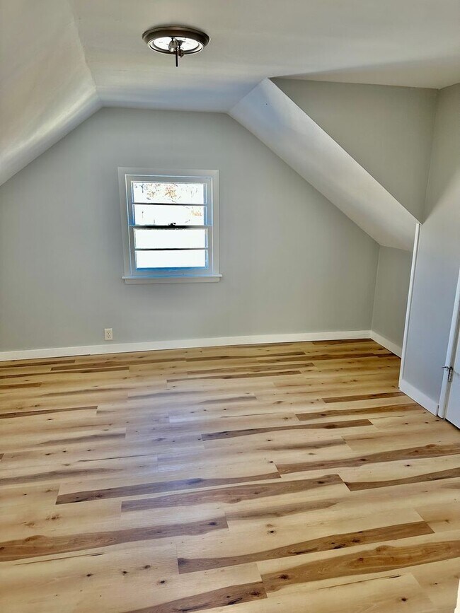 Building Photo - Beautiful 4 Bedroom, 2 Bathroom Home!