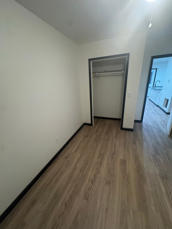 Foto del edificio - 208 N White River Ave