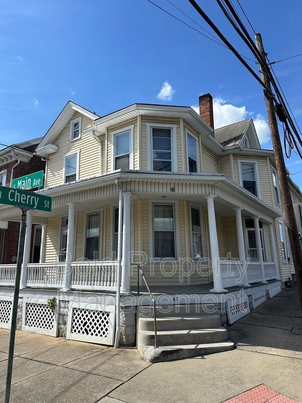 Foto principal - 47 E Main Ave