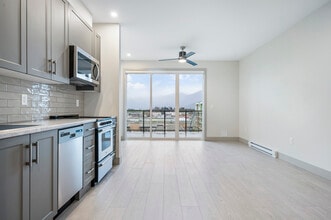 Building Photo - 45551-45551 Knight Rd