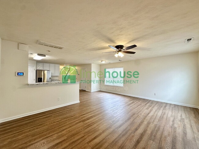 Building Photo - 1323 Hoover Ave