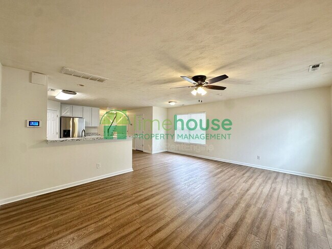 Foto del edificio - 1323 Hoover Ave
