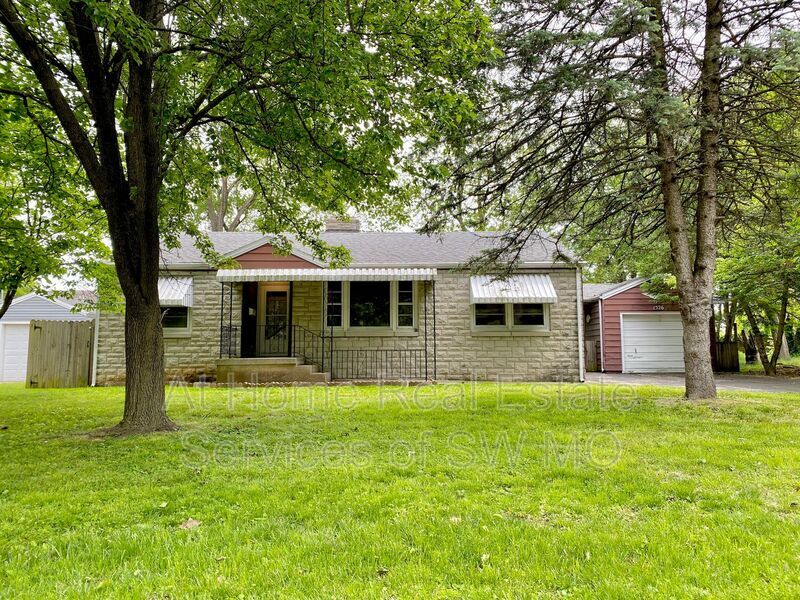 1526 S Kentwood Ave, Springfield, MO 65804 House for Rent in