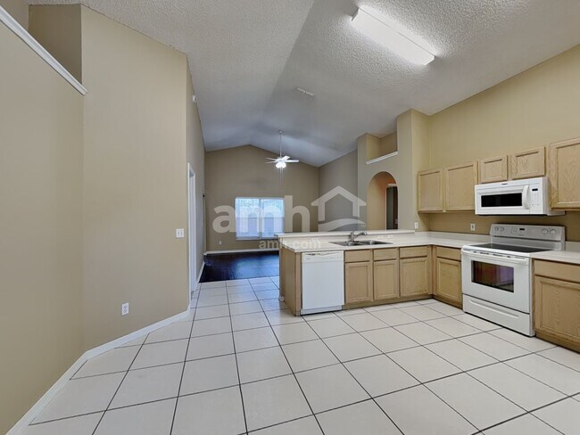 Foto del edificio - 2331 Pinebrook Ct