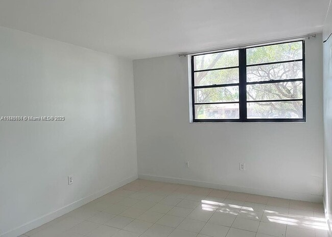 Building Photo - 3611 SW 117th Ave