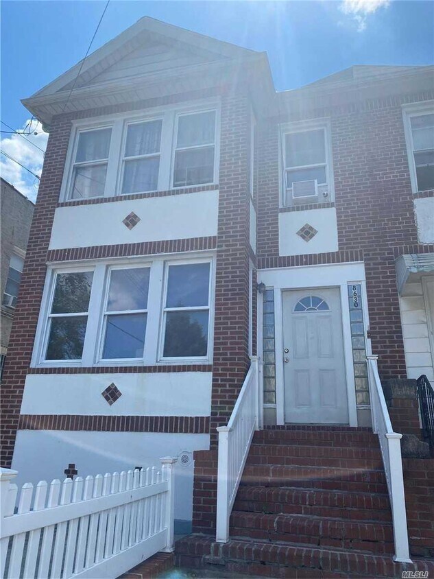 Primary Photo - 86-30-86139 139th St