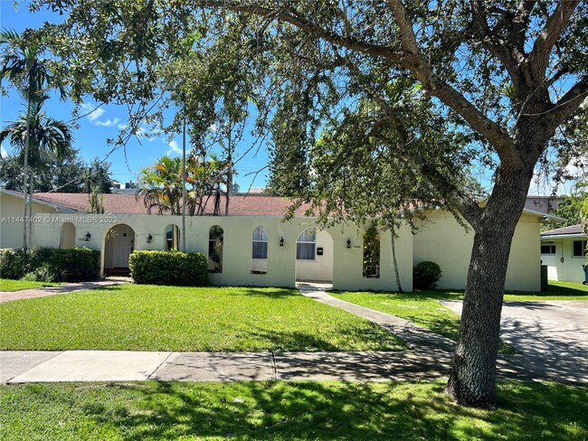 Building Photo - 11860 SW 81st Rd