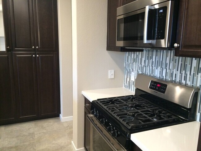 Foto del edificio - 1071 Dewberry Pl