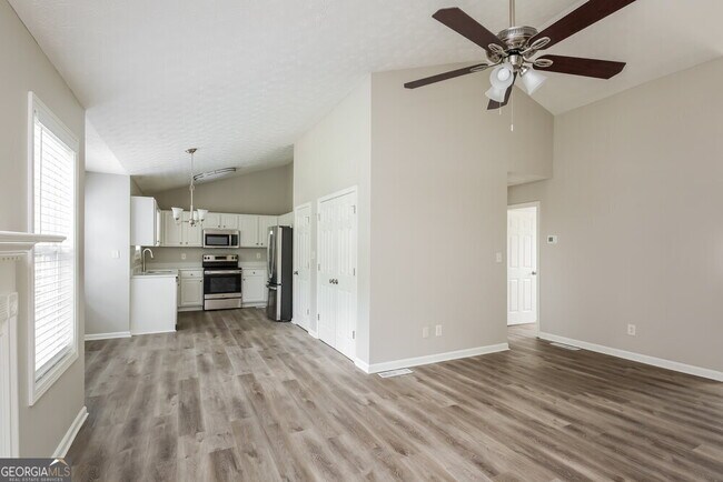 Building Photo - 139 Legacy Dr
