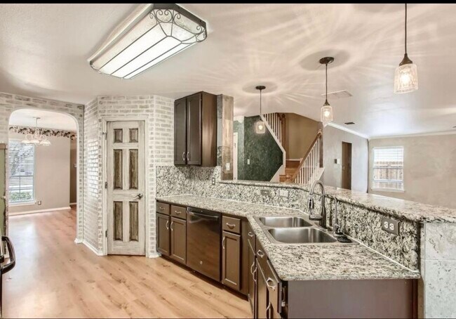 Foto del edificio - 518 Pecos Cir