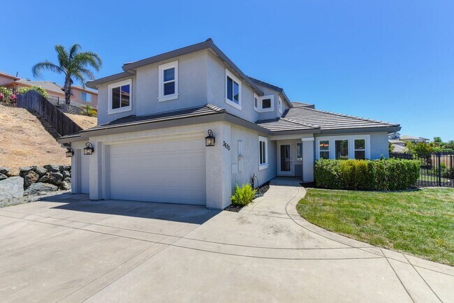 Building Photo - 3625 Ventana Way