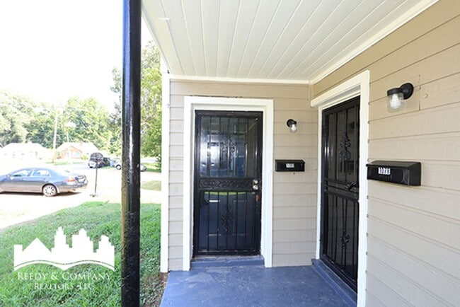 Photo - 1080 N Evergreen St Townhome