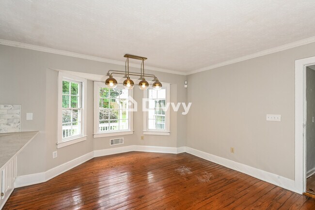 Foto del edificio - 1035 Leslie Pl