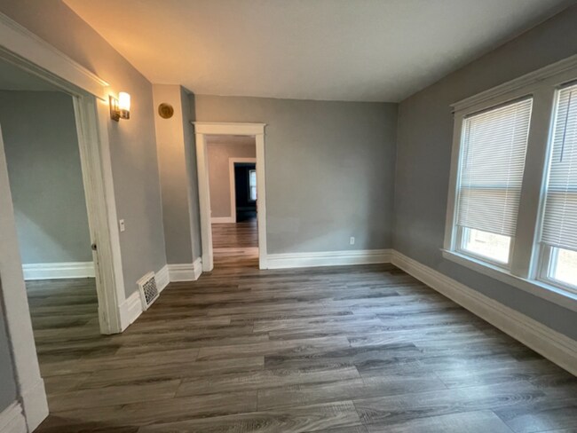 Foto del edificio - Modern 3 bedroom apartment for Rent Kzoo! ...