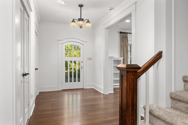 Foto del edificio - 1301 Kent Ln