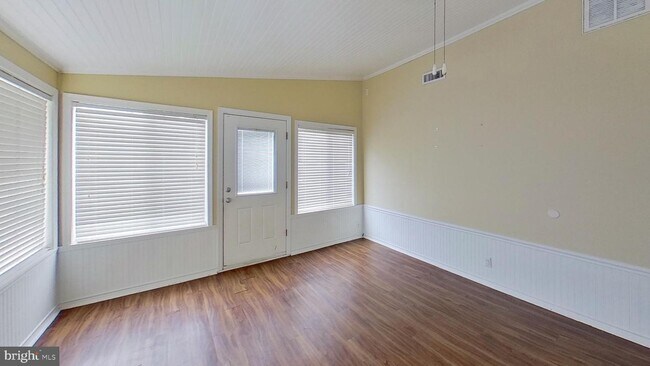 Foto del edificio - 4685 Cedar Pl