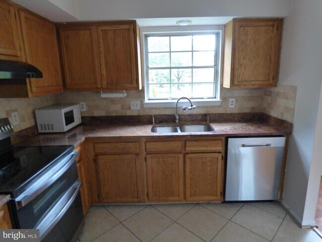 Building Photo - 13422 Country Ridge Dr