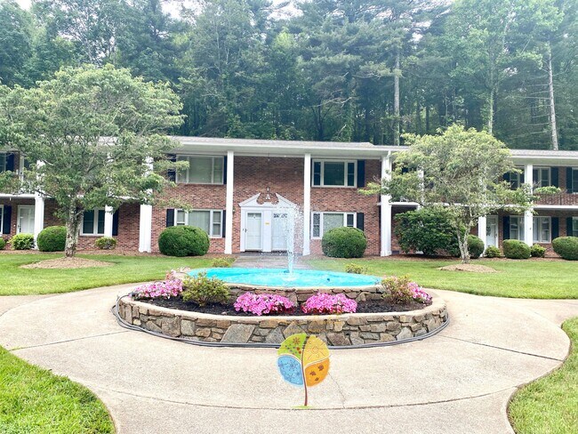 Building Photo - 102 Boyd Dr