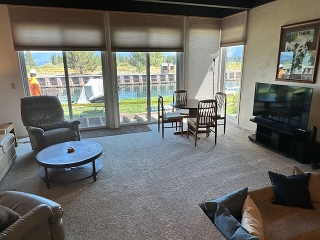 Building Photo - Condo with beautiful channel views availab...
