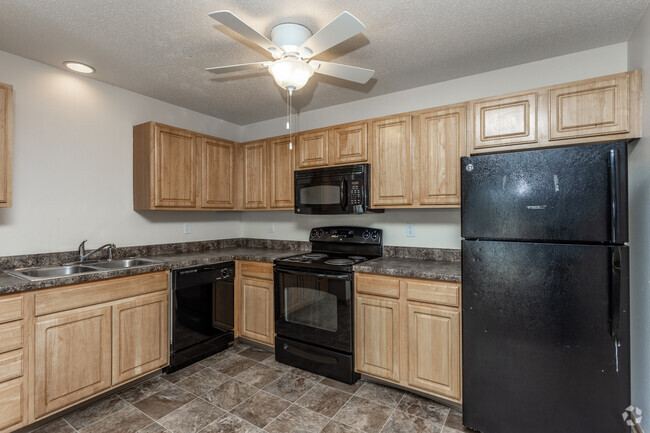 2HAB, 2BA - 920 ft² - Willow Bend