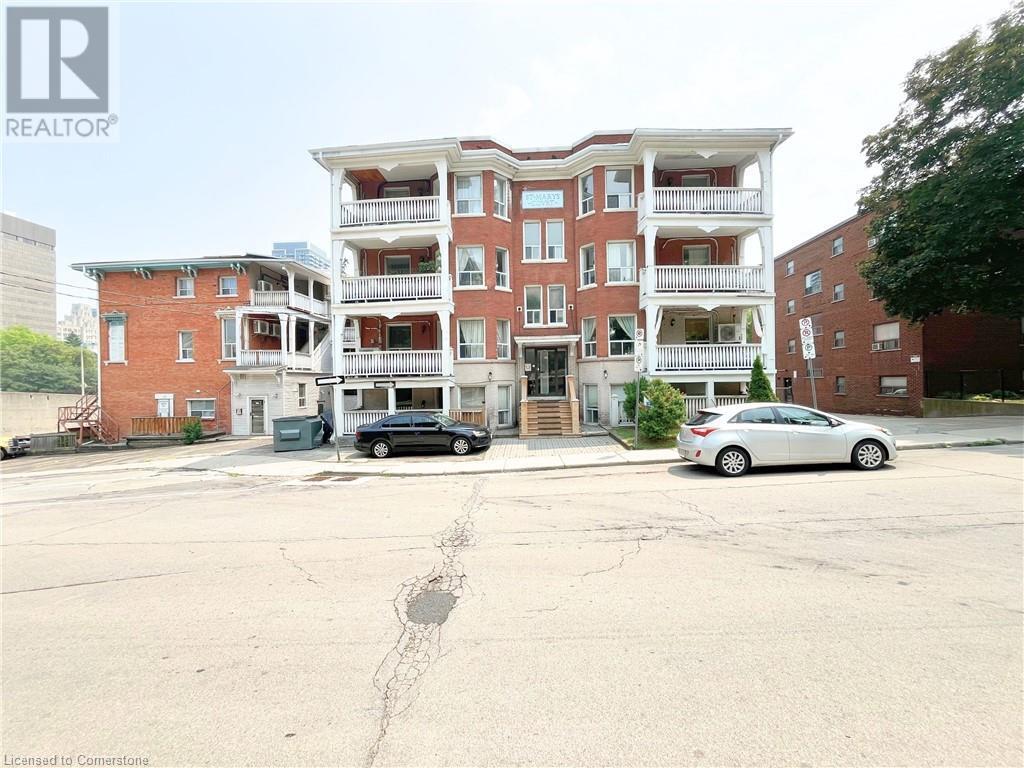 Primary Photo - 121 Park St S