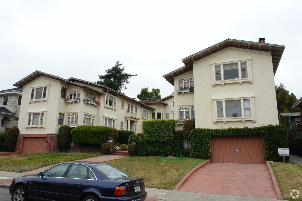 Building Photo - Hillegass Court Apartments