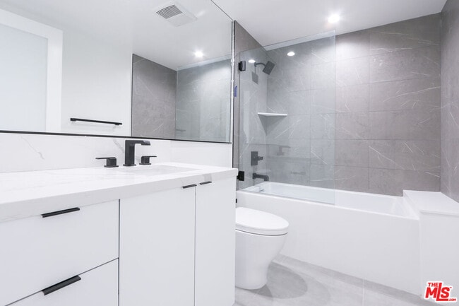 Foto del edificio - 11800 Courtleigh Dr