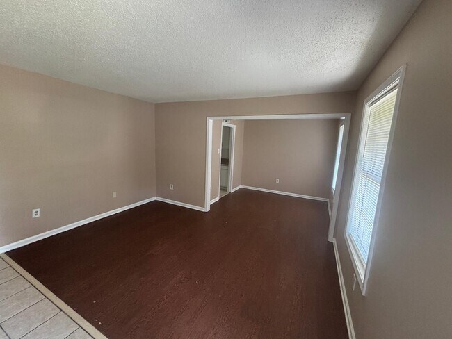 Building Photo - 5083 Applewood Dr