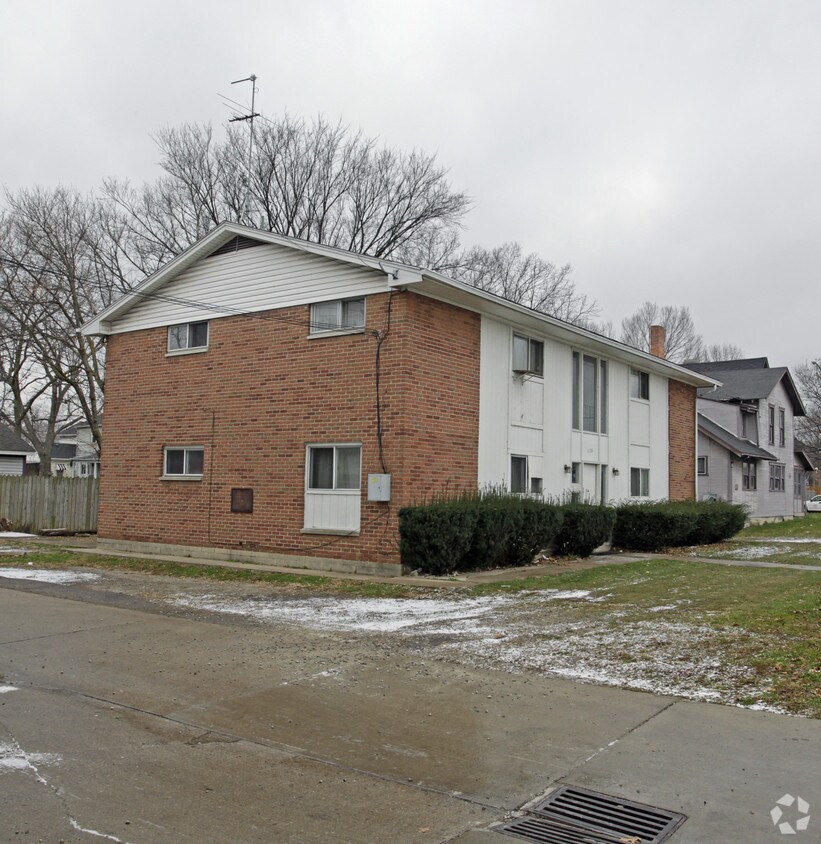 1131 Riverside Dr, Dayton, OH 45405 Apartments in Dayton, OH