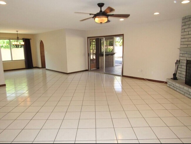 Foto del edificio - Charming 3 bedroom/2 bath single level hom...