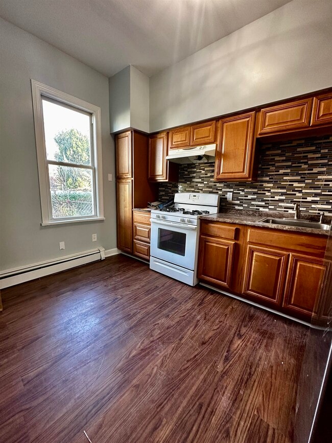 Building Photo - 164 Grant Ave