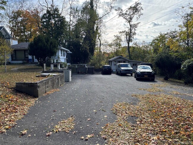 Foto del edificio - 198 Kings Ferry Rd