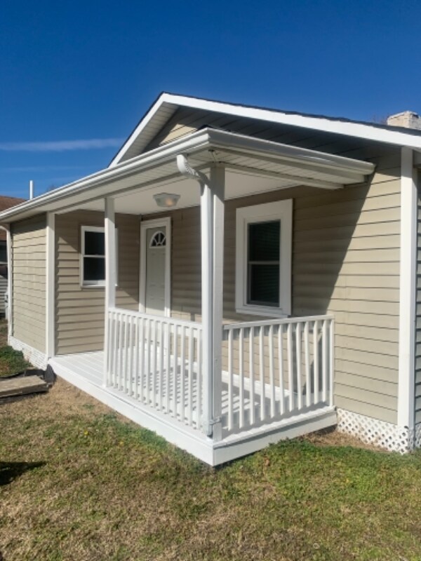 717 Falls St, Blackstone, VA 23824 House Rental in Blackstone, VA