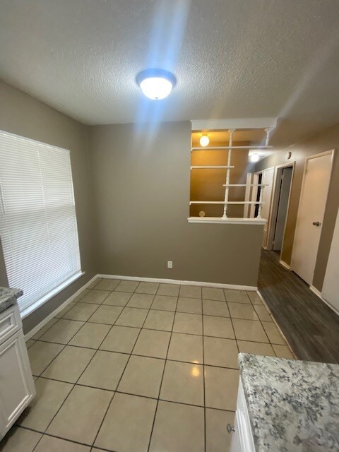 Foto del edificio - 810 S 119th E Ave