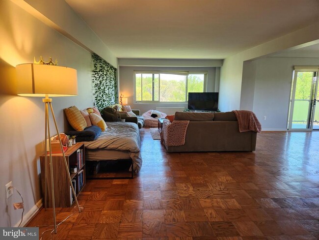 Foto del edificio - 4201 Cathedral Ave NW