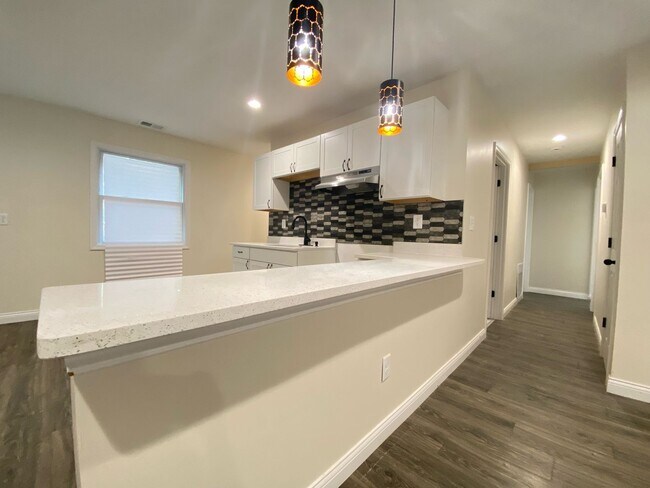 Foto del edificio - Newly Renovated 3 Bedroom Home With Centra...
