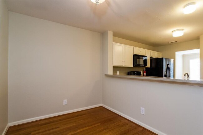 Foto del edificio - 10803 Fern Terrace Dr