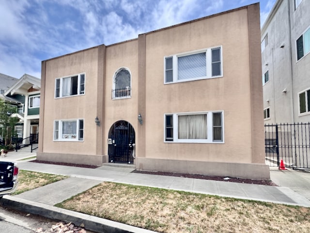 Foto del edificio - 1140 E 1st St