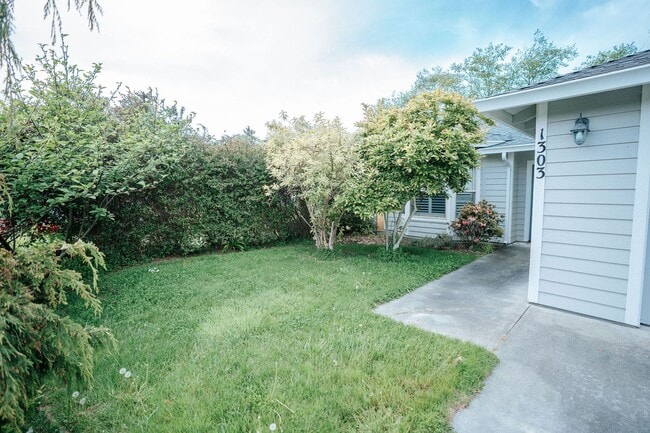 Building Photo - Single Family Home In McKinleyville!