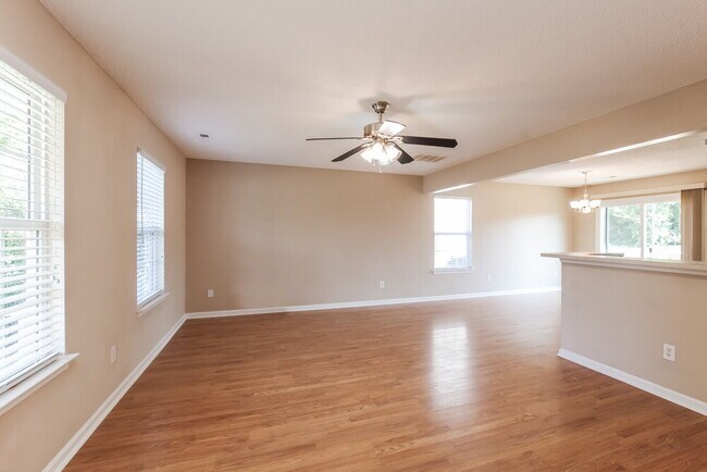 Building Photo - 13908 Pilcher Dr