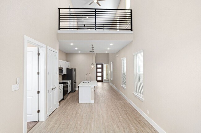 Foto del edificio - Brand New 3/2.5 Townhome